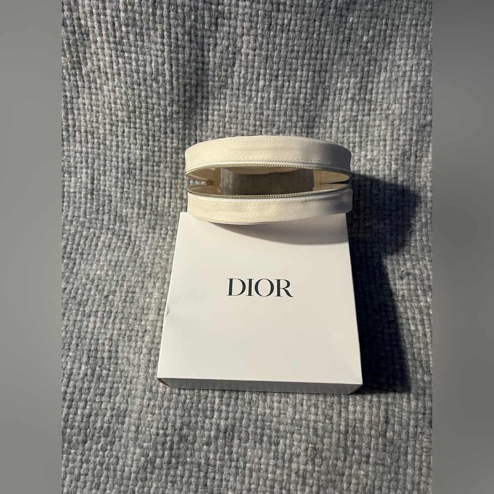 Dior Circular Mesh Butterfly Cosmetic Bag - Picture 4 of 5